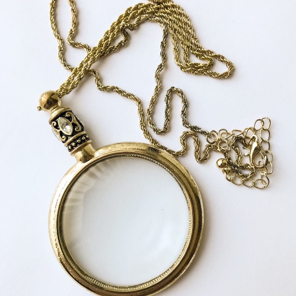Jewelry - Gold tone Magnifying Glass Necklace